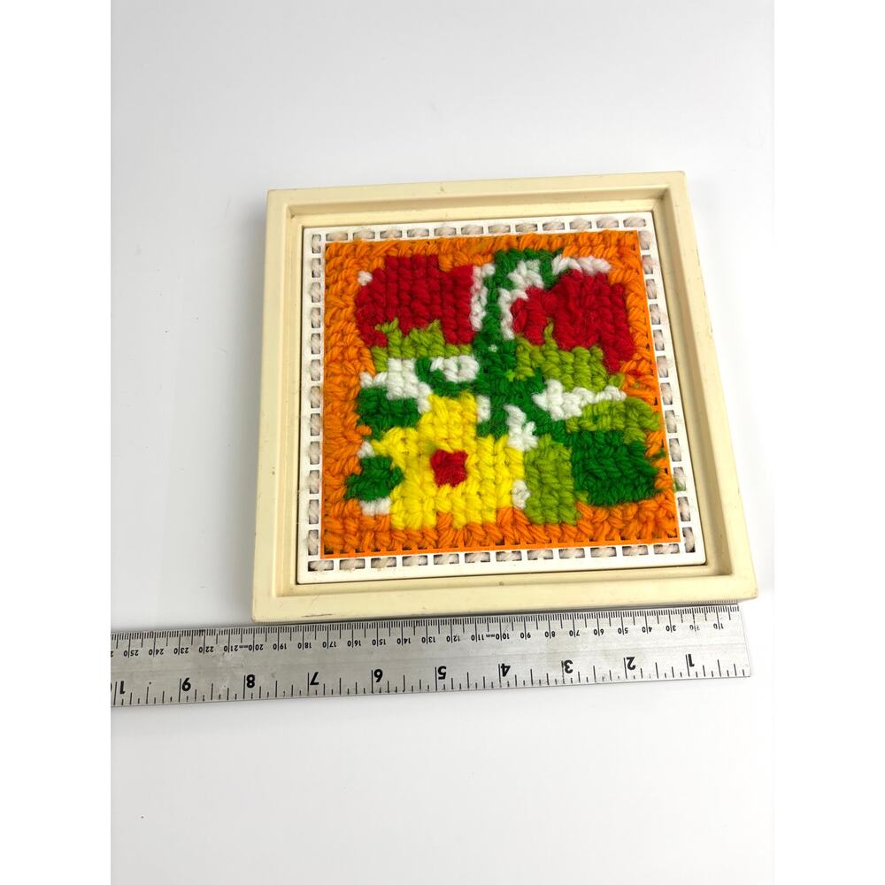 Vintage 1970s Latch Hook Strawberry Art Finished Framed‎ - Picture 3 of 7